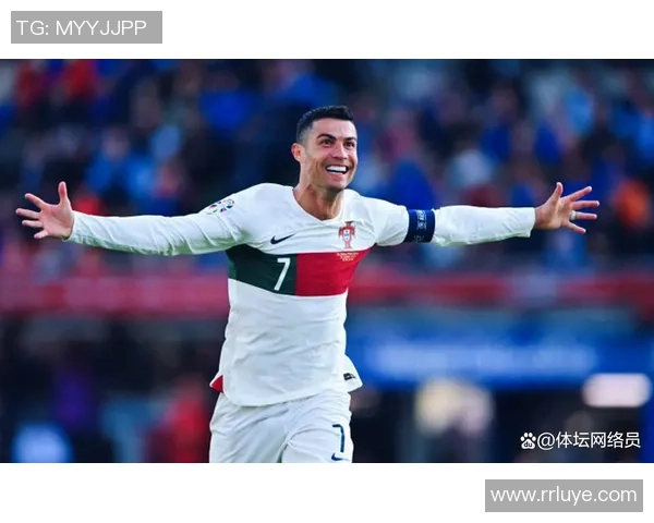 足球巨星归国震撼人心 深度解析明星回归背后的战略与影响