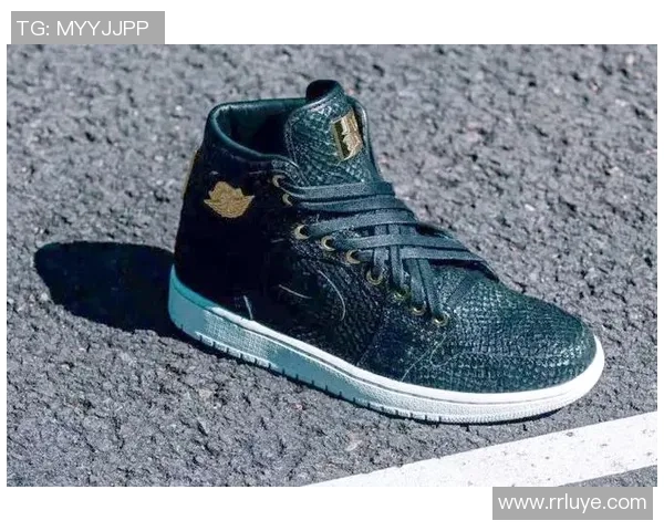 足球球星系鞋带技巧全解析 轻松学会明星球员的快速系带方法